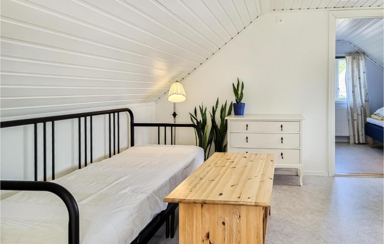Stunning Apartment In Gullspang With Wifi ภายนอก รูปภาพ